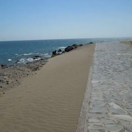 Playa Tejita Directly At The Sea + Beach, 2 Pools, Sea View, Sat-tv, Wifi * Granadilla De Abona